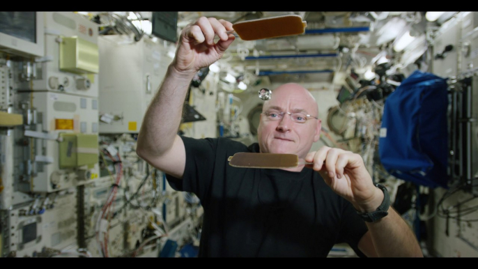 Proof you can play Ping Pong with Water Drop in Space! Tennis Table - International Space Station