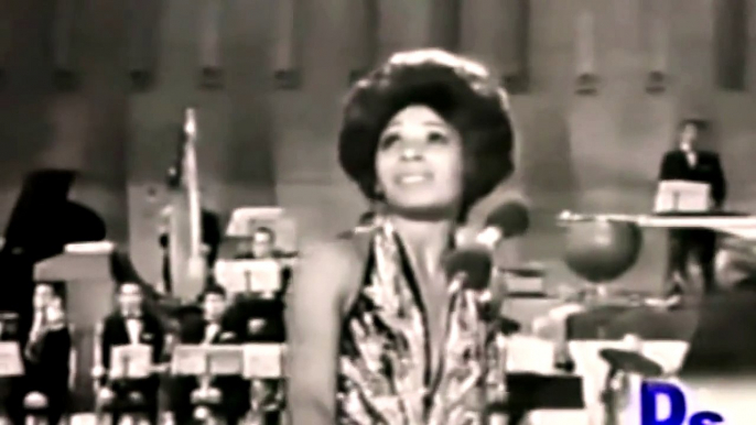 Shirley Bassey - It's Impossible / Yesterday I Heard The Rain (1970 Live)