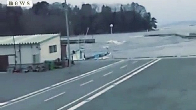 earthquake in japan 2011:new fireman trying to escape the tsunami footage 2011 x 1 Biggest Earthquakes