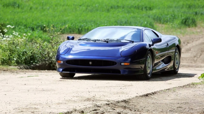 Flaming Jaguar XJ220 Burnout