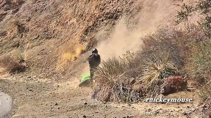 Motorcycle Crash - Kawasaki ZX6R Lowsides on Mulholland