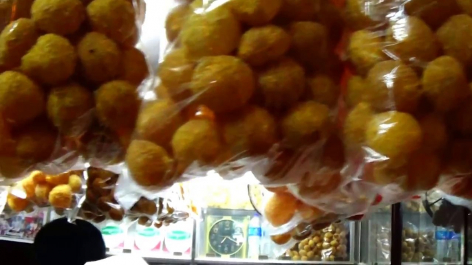 Street Food Of Mumbai - Pani Puri, Sev Puri, Masala Puri, Ragada Puri, Ragada Patties & Many More