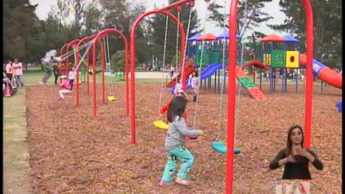 Inauguración de juegos para niños en el parque La Carolina