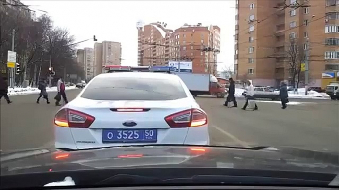 NEW Crazy Russian Cops Respond 2013. Only in Russia 2013