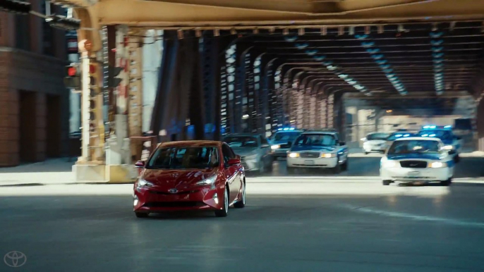 Pub Super Bowl 50 - Toyota Prius - Course poursuite silencieuse