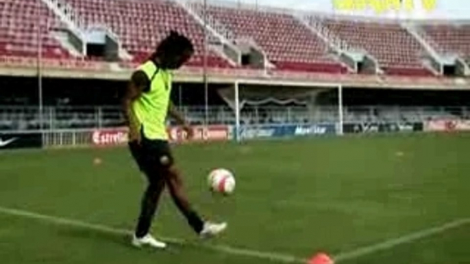Nike Football-Joga Bonito-Ronaldinho Ping Pong