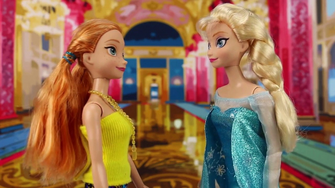 Elsa Freezes Anna by Accident when Disney Villains Attack Arendelle Castle. DisneyToysFan