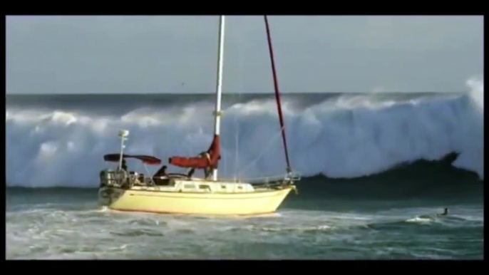 ©MASSIVE Waves Hitting Ships Collisions Accidents and Crashes©