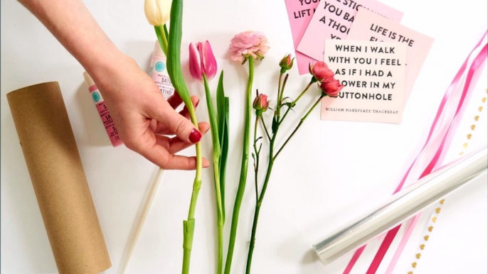 DIY Valentines Day Bouquet Wraps and Printable Love Quotes