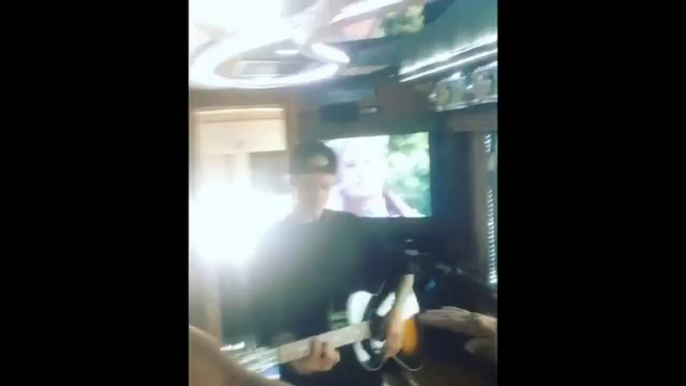 Justin Bieber sings Love Yourself playing guitar with Skrillex, Diplo, Scooter before GRAMMYs 2016 -