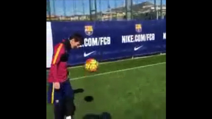 Barça : le but impossible de Lionel Messi à l'entraînement