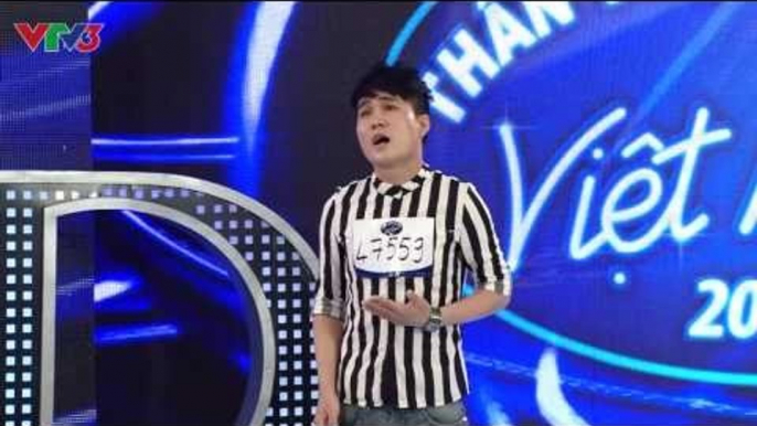 Vietnam Idol 2013 - Quân Kun quỳ xuống xin BGK hát tiếp