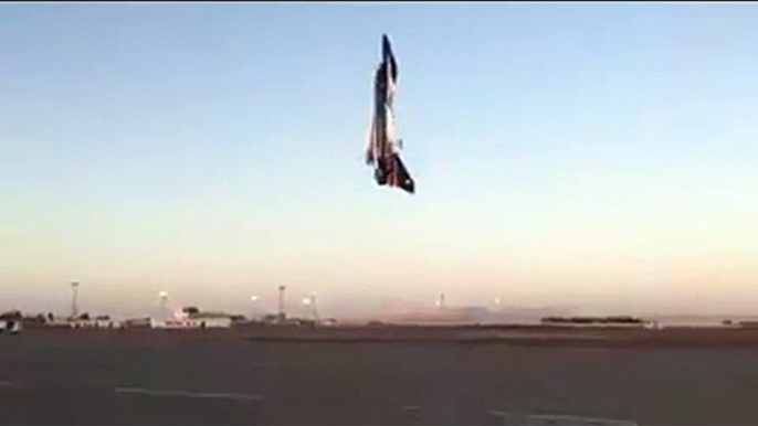 Pakistani Pilot Shows Amazing Aircraft Skills At Dubai Air Show