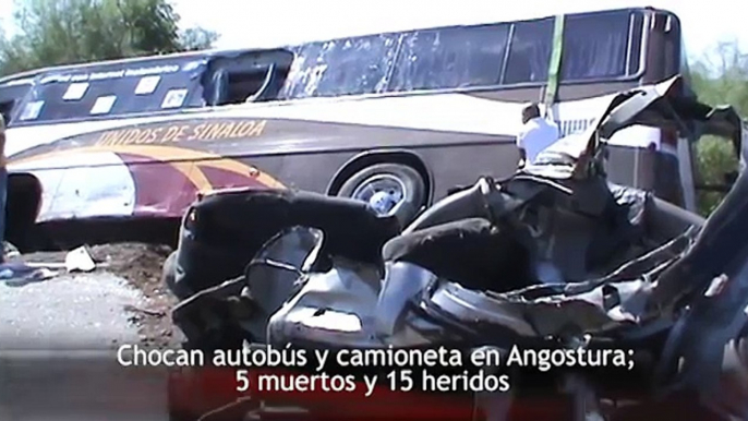 5 muertos y 23 heridos tras choque entre autobús y camioneta en Angostura, Sinaloa