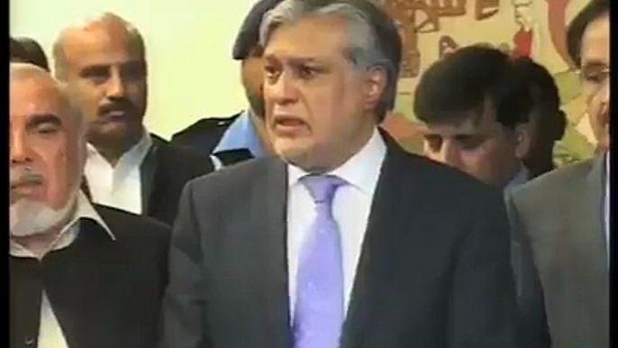 Finance minister Ishaq Dar talking to media at FBR.