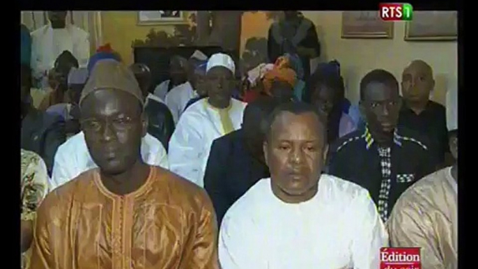 Vidéo-Condoléances - Macky Sall était aussi chez le chanteur Ismaïla Lo…