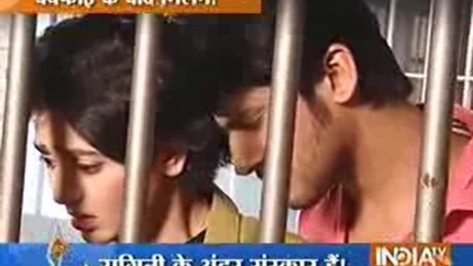 Swaragini 17th March 2016 Ragini Ko Sanskaar Samaj Kar Roya Laksh