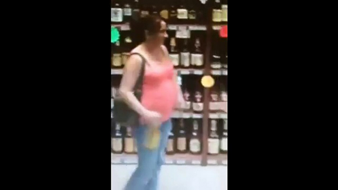 Woman Dances In Liquor Store After Steals Alcohol Bottles, Thief Dances After Smuggling Al