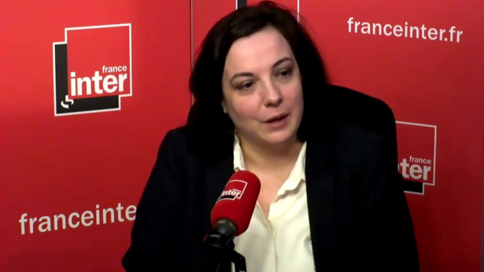 Emmanuelle Cosse : "Je reste opposée à l'inscription de la déchéance de nationalité dans la Constitution"