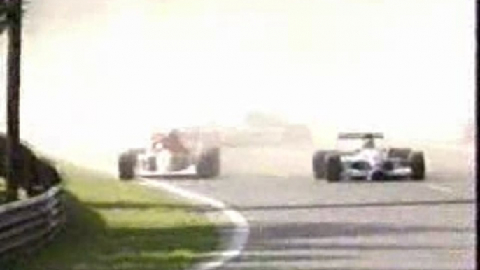 F1 Belgium 1992 - Senna  helps crashed Comas