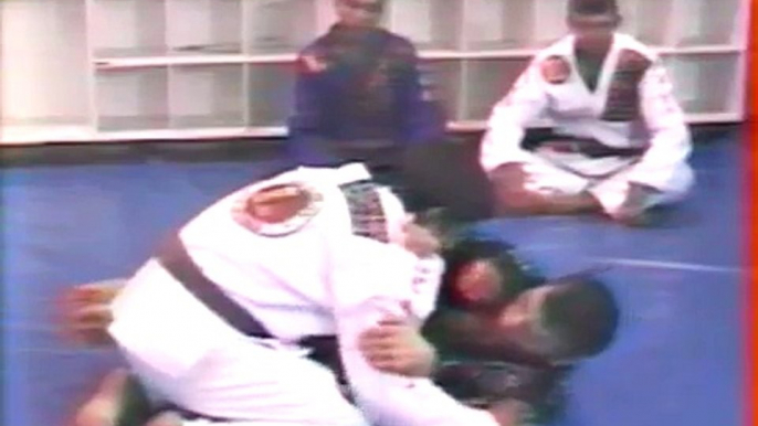 Ricardo De La Riva - Brazilian Jiu Jitsu tecniques 23