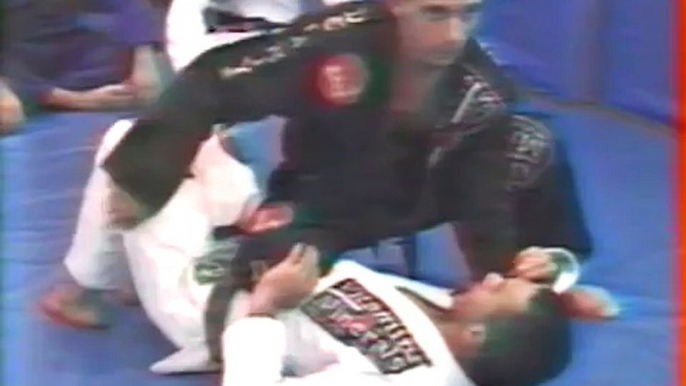 Ricardo De La Riva - Brazilian Jiu Jitsu tecniques 66