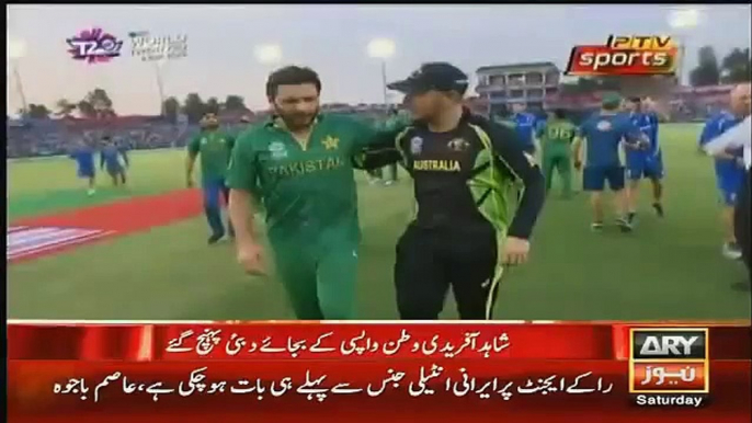 After reaching Dubai Ariprot What Shahid Afridi Replied When Asked by a Female Reporter  Aap Pareshan Tou Nahin