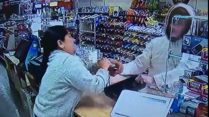 Brave Cashier Girl Caught Thief-Top Funny Videos-Top Prank Videos-Top Vines Videos-Viral Video-Funny Fails