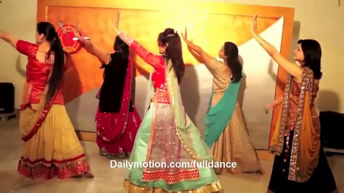 Girl Beautiful Mehndi Dance on Prem Ratan Song 2016