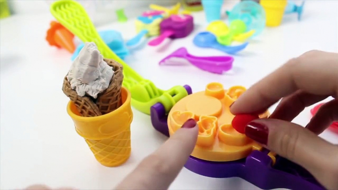 Playmobil Summer Fun Ice Cream Parlor Playset + Peppa Pig Ice Creams Play Doh Ice Creams Part 7