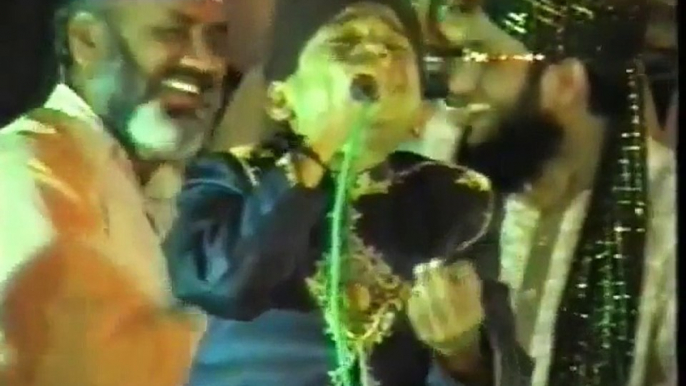 Mithe Madni Kavein Rung - Farhan Ali Qadri