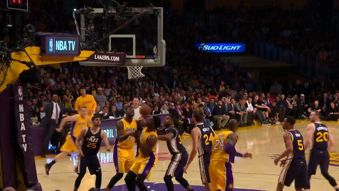 Kobe Bryant claque 15 points dans le 1er quart temps de son dernier match