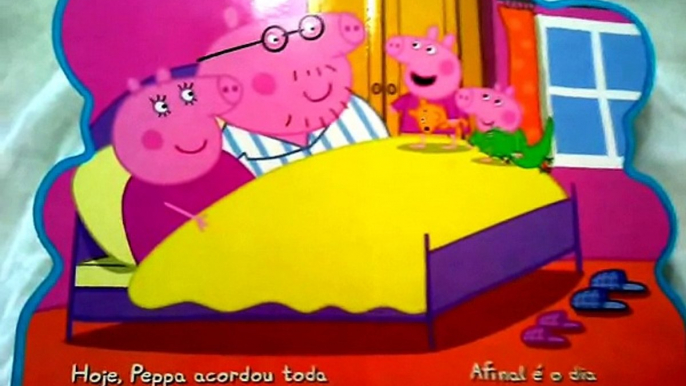 História da Peppa Pig , george , papai pig e mamãe pig .