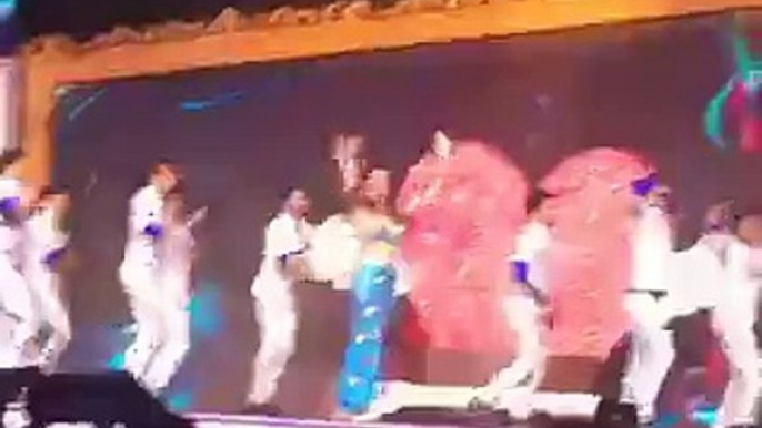 Mehwish Hayat Hot Dance Performance at Ary Films Awards 2016 in Dubai