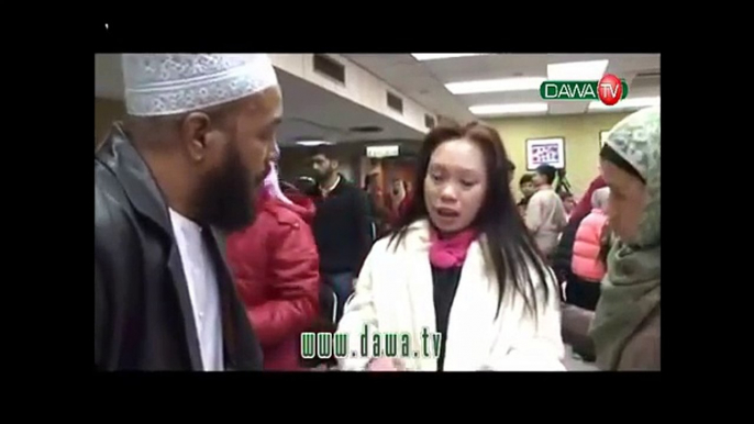 Korean Sister Happily Crying Before Accepting Islam Bilal Philips