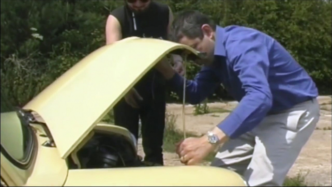 Mr. Bean – Rowan Atkinson recording car sounds!