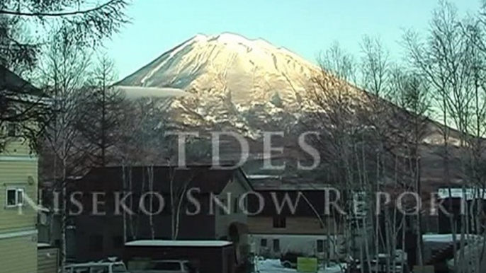 tdes Niseko Snow Report - Night View From Window