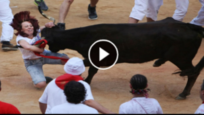 Mexican female bullfighter Show Her Brilance Watch Video