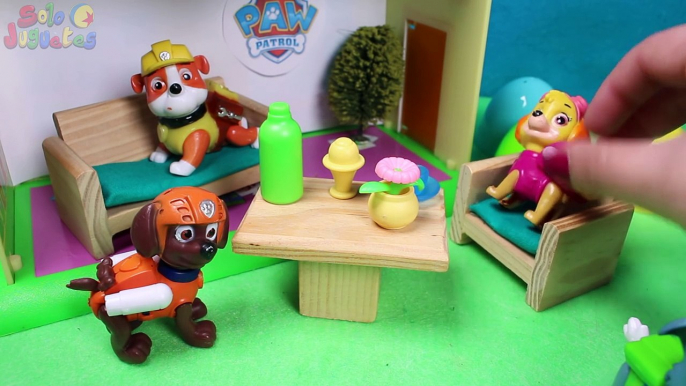 PATRULLA CANINA  Rescatan a Peppa Pig en la piscina | Vídeos de Paw Patrol en Español