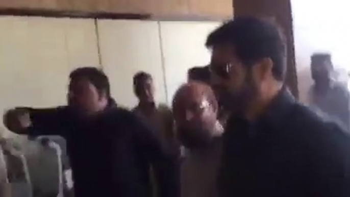 Misbehave with Kabir Khan at karachi airport - Bajrangi Bhaijaan