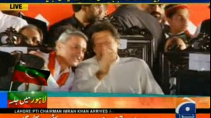 Latest Situation: Imran Khan on Stage Can't Stop Laughing and Smiling - Area Jam Packed