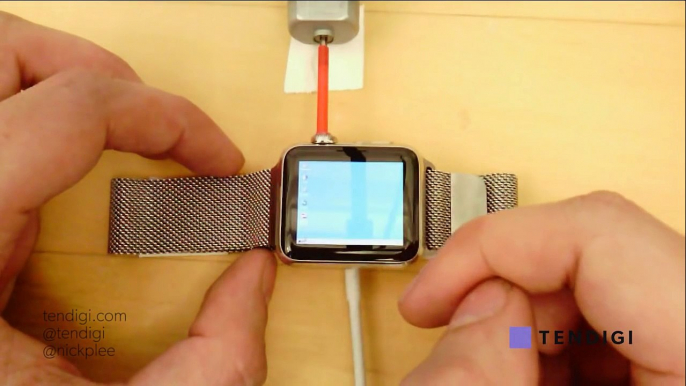 Faire démarrer Windows 95 sur une Apple Watch et Troller les fans de mac