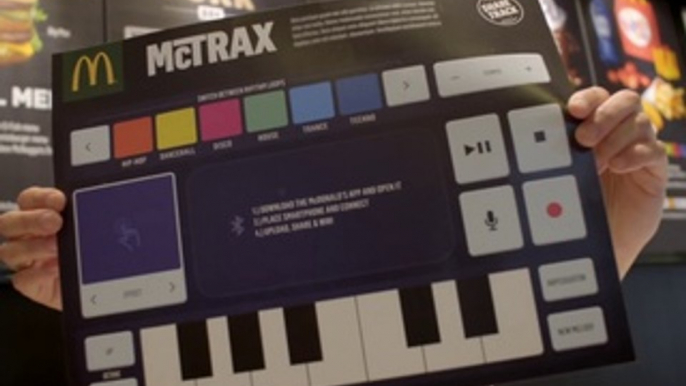 Jouez de la musique avec votre plateau chez McDonald's en mode sampler de DJ