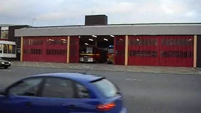 Merseyside Fire & Rescue Service C1 Kirkdale turning out