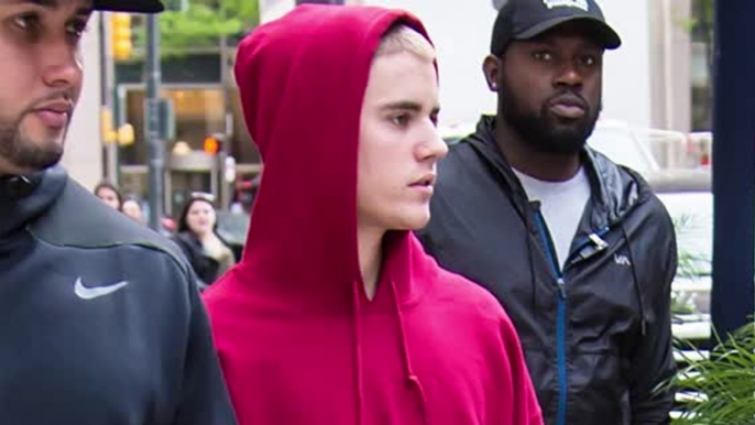 Justin Bieber ließ sich sein Gesicht tätowieren