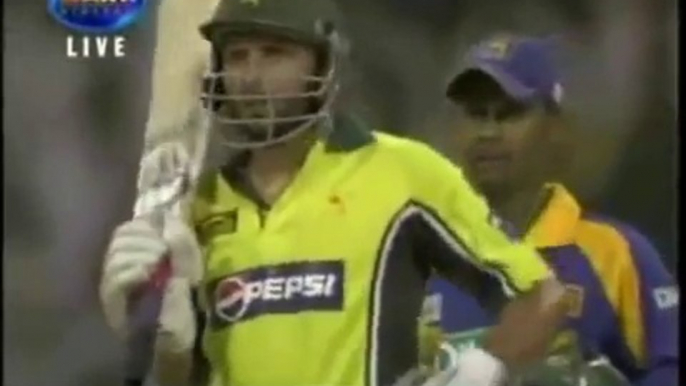 Shahid Afridi 1 Most Attacking and Powerful Hitting Huge Sixes Over
