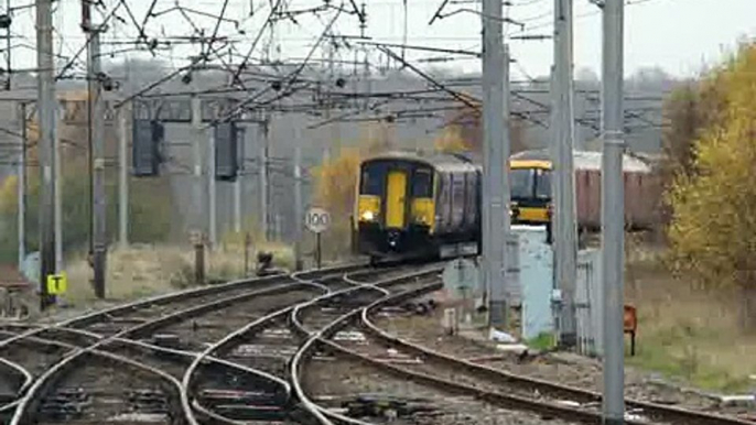 Royal Mail Class 325's head north @ Warrington 26/11/07