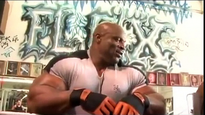 Ronnie Coleman - The King Of Bodybuilding - Shoulder Smasher For The Olympia 2007