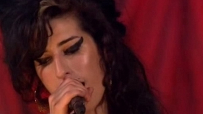 Amy Winehouse - Rehab (Live BBC 1 Sessions 2007)