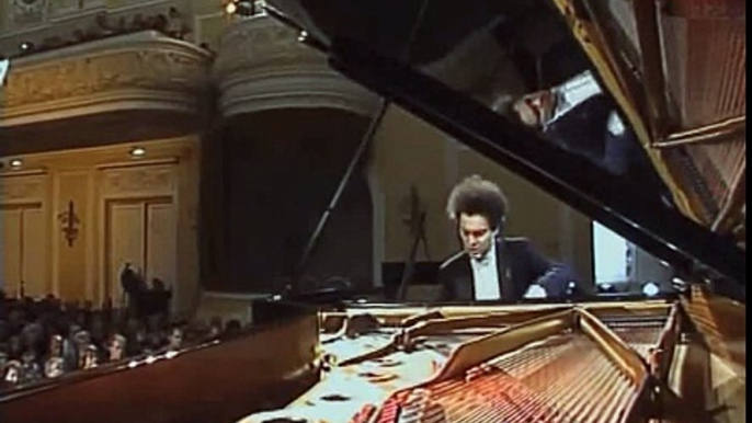 Evgeny Kissin plays 8 Chopin Etudes op. 10 & op. 25 - video 2009